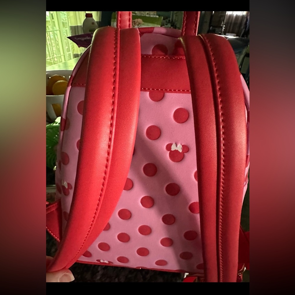 Disney Minnie Mouse Pink Polka Dot Bow
Convertible Mini Backpack Loungefly - Picture 4 of 9
